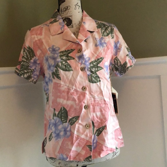 3/$25 or 2/$40:  Cabaña, Hawaiian shirt(s) - Picture 1 of 4